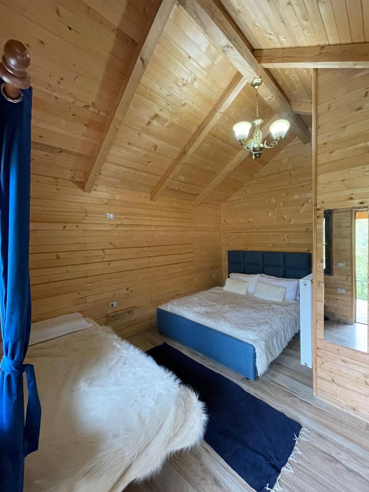 Thethi Paradise & Restaurant Farm stay