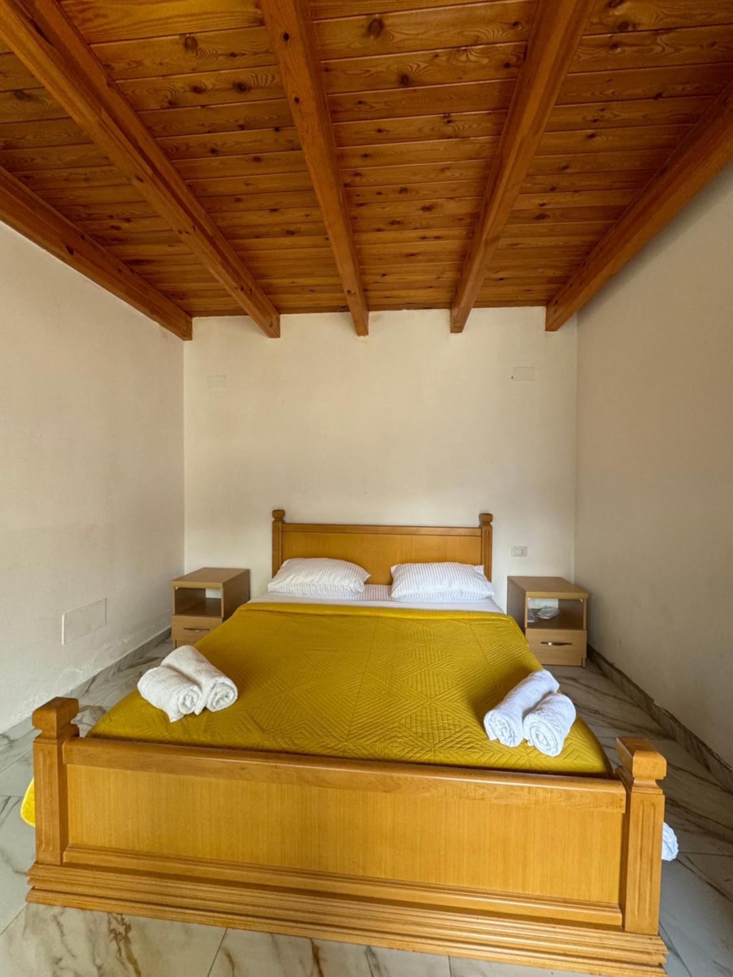 Farm stay Thethi Paradise & Restaurant *