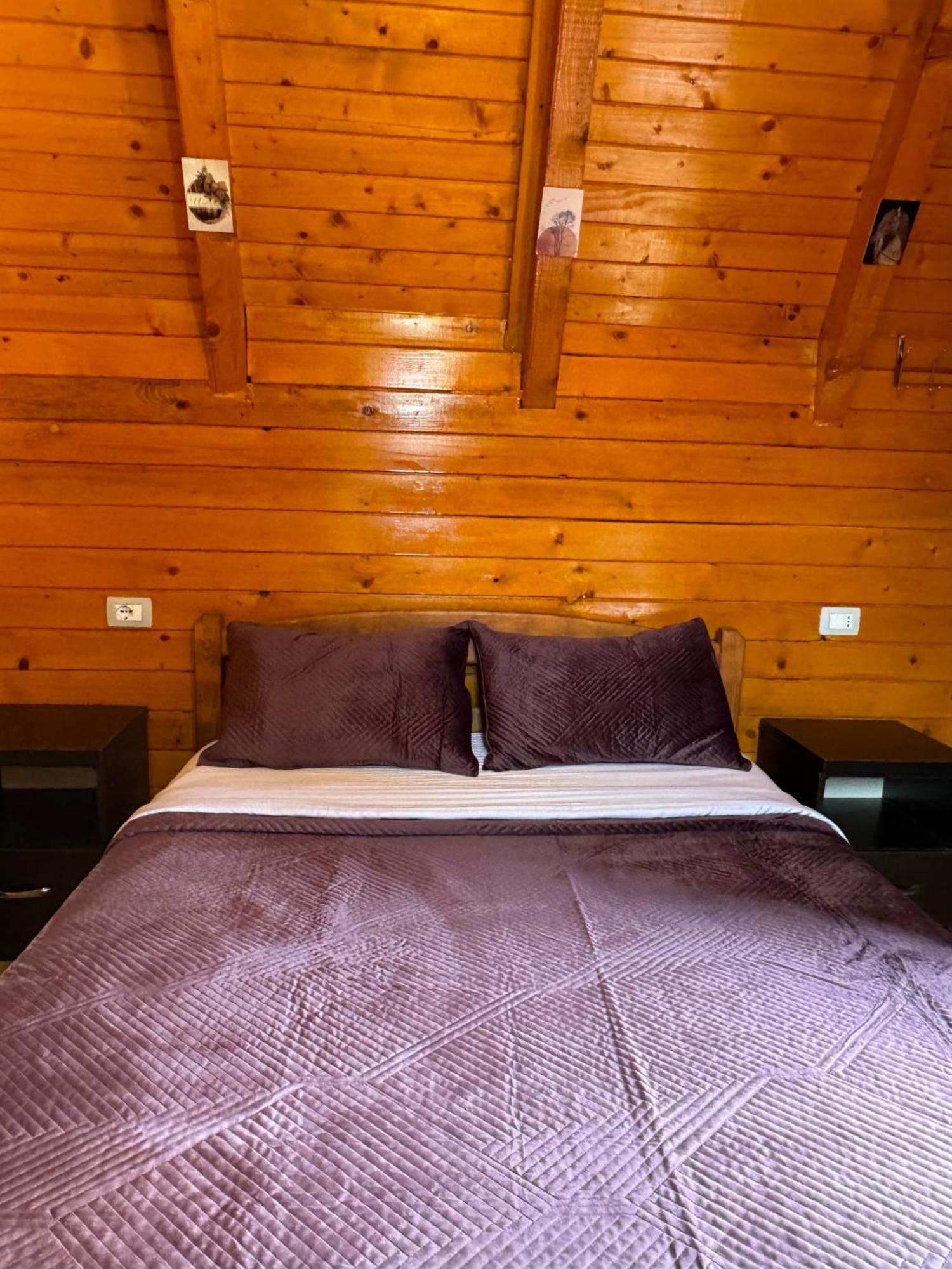 Thethi Paradise & Restaurant Farm stay *