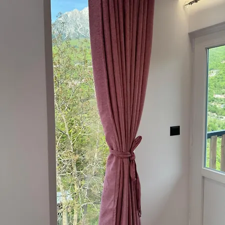 Thethi Paradise Hotel & Restaurant Room photo